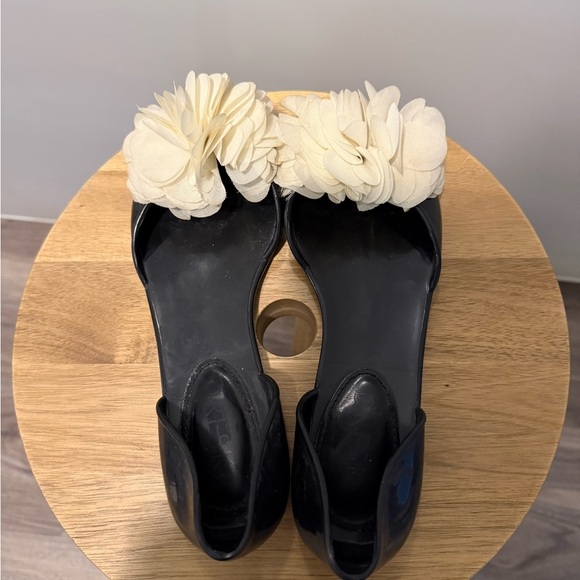 💸CLEARANCE 4 for $15💸 Black and Cream Women's Sandals - Picture 3 of 3